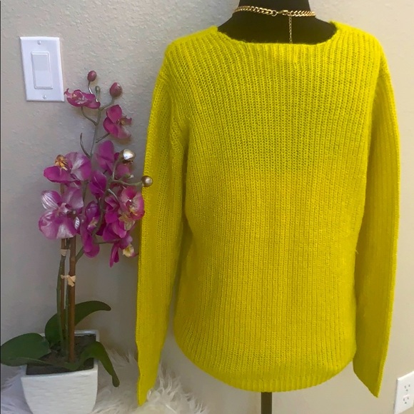 Lime v-neck knit oversize sweater - Picture 4 of 5